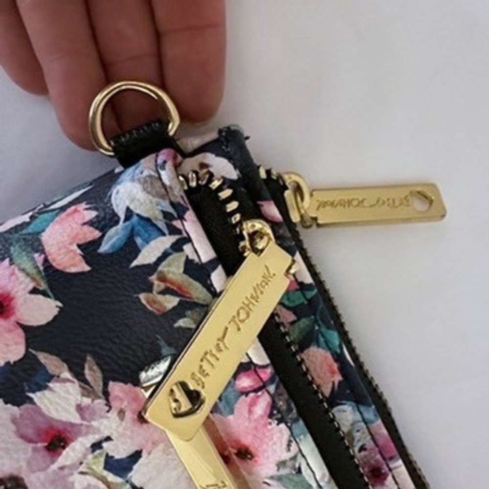 Betsey Johnson Navy Blue Pink White Floral Zip Around Cluth Wallet Y2K - Picture 8 of 10